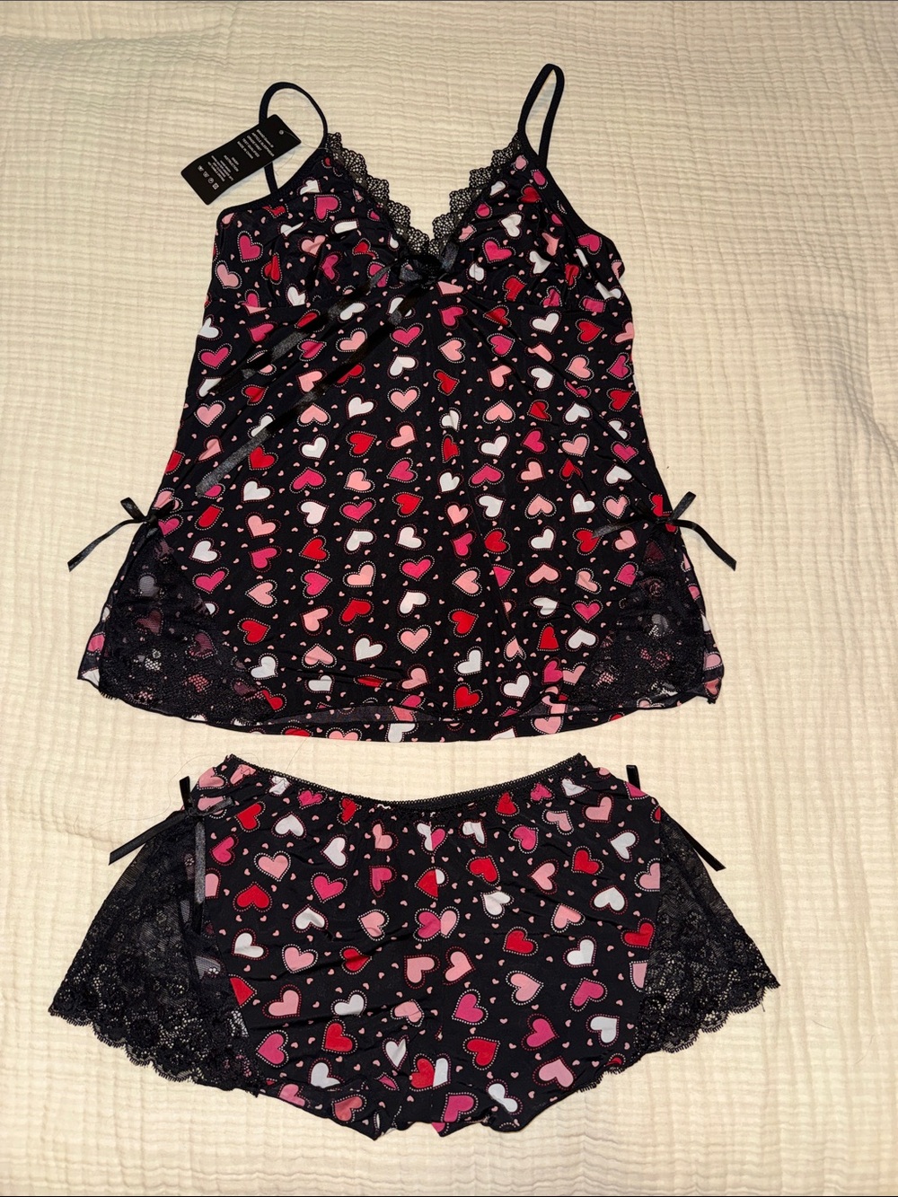 Women’s Black Heart-Print Lace Trim Cami & Short Sleep Set